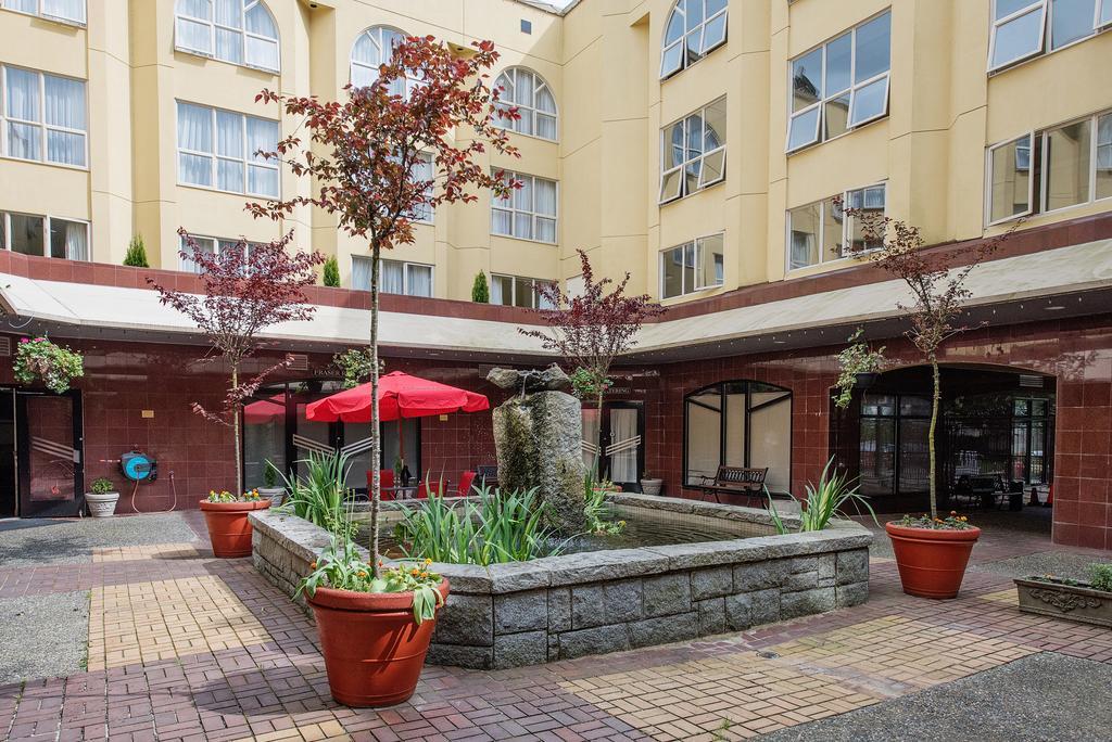 Harrison Lake Hotel Harrison Hot Springs Bagian luar foto