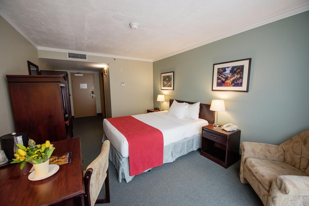 Harrison Lake Hotel Harrison Hot Springs Bagian luar foto